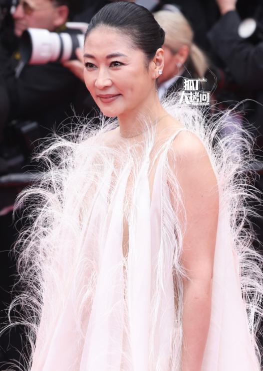 、c位大混战明星在红毯上作的妖笑死人了CQ9电子有限公司打扮奇葩、忸怩做作(图10)